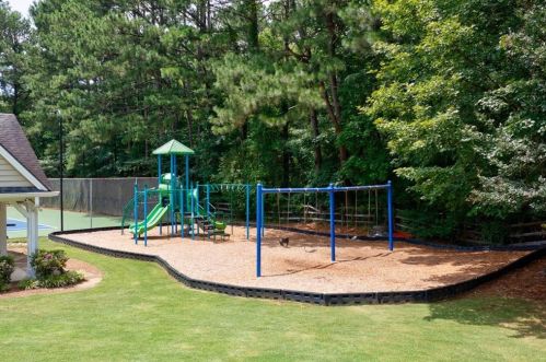 2078 Breconridge Dr, Marietta GA  30064-4179 exterior