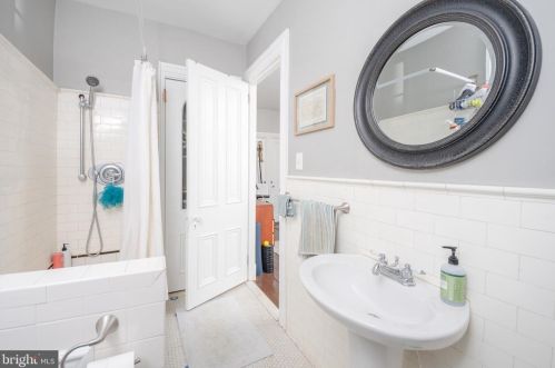 113 Walnut St, Lancaster PA  17602-2451 exterior