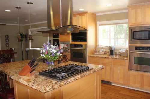 7888 Koftinow Ct, Manteca, CA 95336-9525