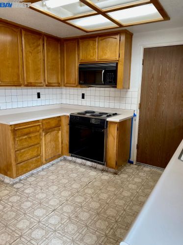 1733 Walpole Dr, Modesto, CA 95358-6918