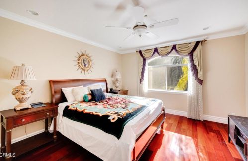 1958 Calafia St, Glendale CA  91208-2306 exterior