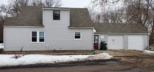 24 3rd Ave, Erdahl, MN 56531-4113