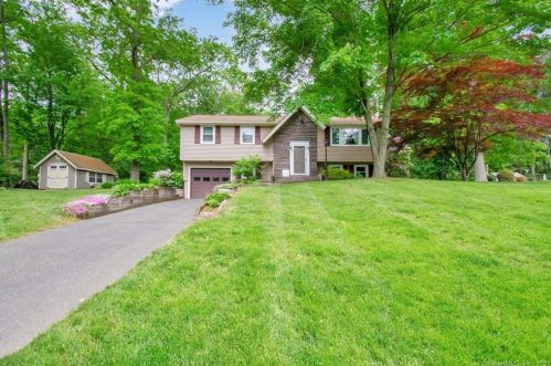 73 Hillside Dr, Ellington, CT 06029-2418