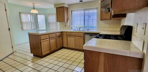 1888 Timber Trl, Vista CA 92081-7326 exterior