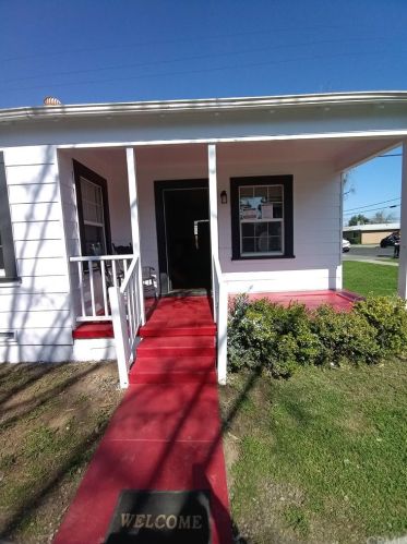 2221 F St, Merced, CA 95340-3956