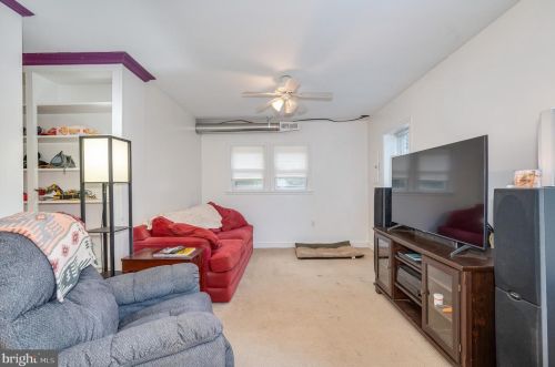 365 Big Oak Dr, Shepherdstown WV 25443-4598 exterior