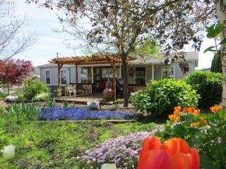 555 Wide Ave, Roseburg OR  97471-1258 exterior