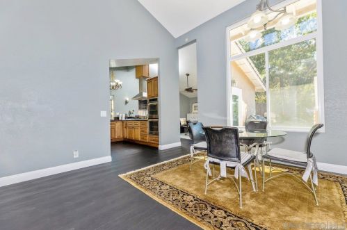 1116 Circle Dr, Escondido, CA 92025-4526