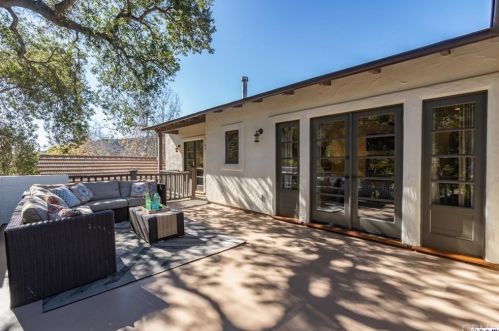 1932 Montecito Dr, Glendale CA  91208-1822 exterior