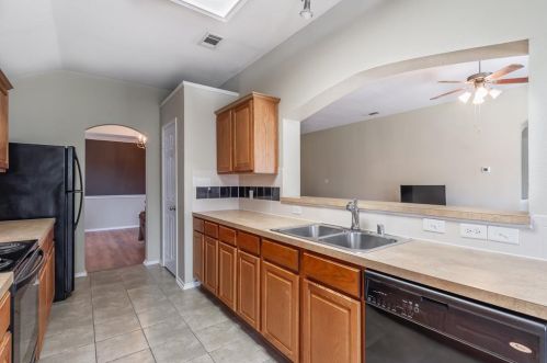 1821 Fairbanks Dr, Princeton TX 75407-2692 exterior