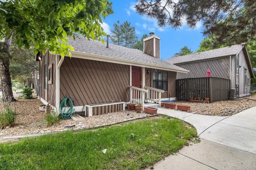 10103 Peakview Ave, Englewood, CO 80111-6105