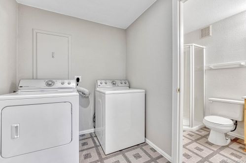 5647 Winnipeg St, Denver CO  80015-6767 exterior