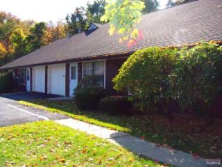 10-2 Tamaron Dr, Waldwick, NJ 07463