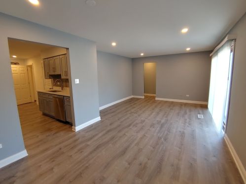 2801 Emerald Ave, Chicago, IL 60616-2546