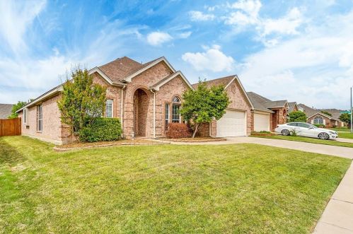 4504 Chesapeake Bay Dr, Fort Worth, TX 76123-4028
