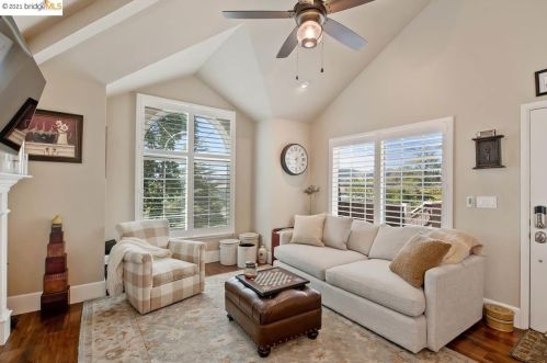 386 Overlook Dr, San Ramon, CA 94582-4548