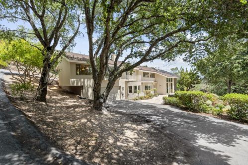 26480 Anacapa Dr, Los Altos, CA 94022-2500