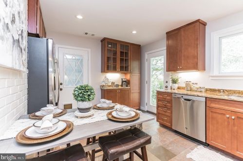 916 Robin Rd, Silver Spring MD 20901-1871 exterior