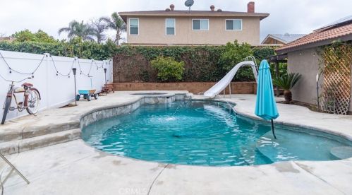 11568 Freedom Trl, Riverside CA  92503-5066 exterior