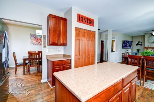 708 Bay Shore Dr, Pingree Grove IL  60140-9144 exterior