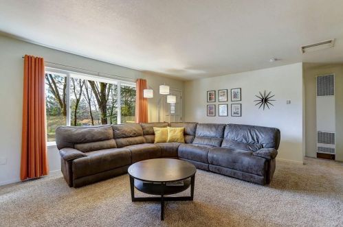 11773 Polaris Dr, Grass Valley, CA 95949-7612