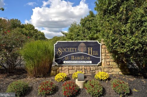 36 Holly Ct, Trenton NJ  08619-4633 exterior