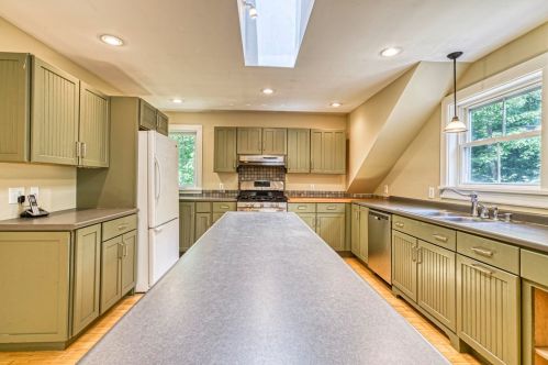 98 Pike Hill Rd, Unity, NH 03773-2712