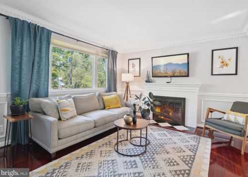 3605 Terrace Dr, Annandale, VA 22003-1840