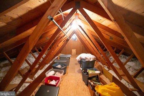 102 Suncrest Rd, Lancaster PA  17601-4834 exterior