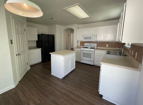 224 San Felipe Dr, Uhland TX  78640-4332 exterior