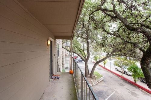 6700 Cooper Ln, Austin TX  78745-3100 exterior