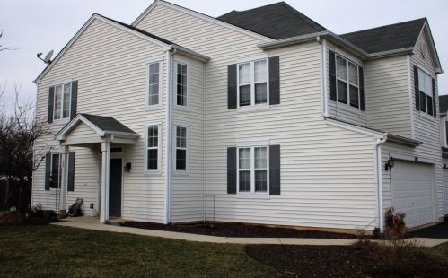 1061 Colonial Dr, Joliet, IL 60432-2751