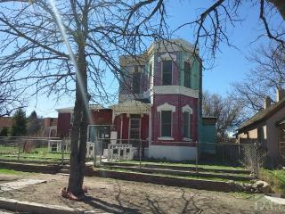 328 Corona Ave, Pueblo, CO 81004-1948