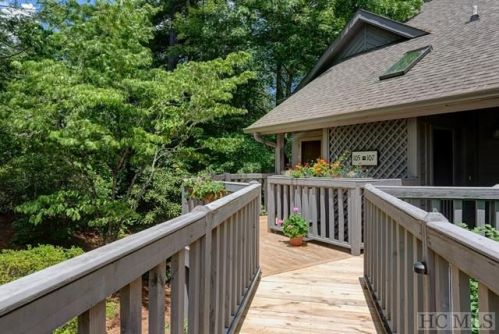 105 River Park Villas Dr, Sapphire, NC 28774-6725