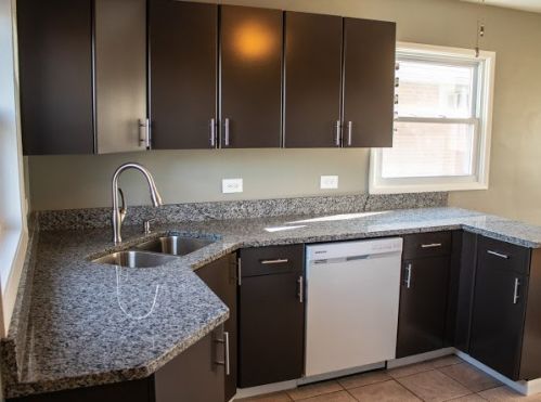 17 Westmore Ave, Villa Park, IL 60181-2321