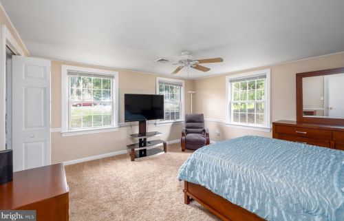 15 Delaware Ave, Trenton NJ  08628-2002 exterior