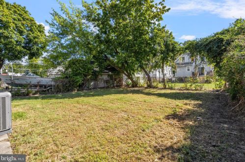 26 Crescent Blvd, Camden NJ  08108-1042 exterior