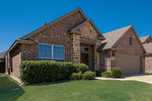 8856 Devonshire Dr, Fort Worth TX  76131-3390 exterior