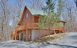 714 Newport Dr, Ellijay, GA 30540-6174
