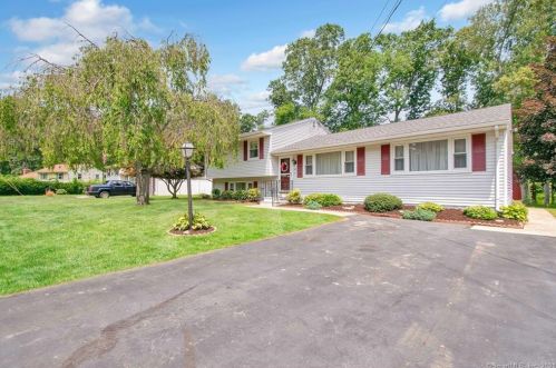 54 Mariot Cir, Wallingford, CT 06492-5221