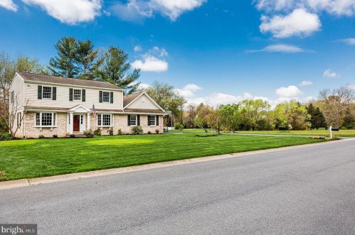 2006 Rachael Dr, Lancaster, PA 17601-3655