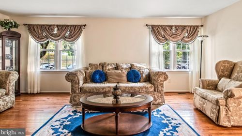 9620 Hillock Ct, Springfield VA  22015-3115 exterior