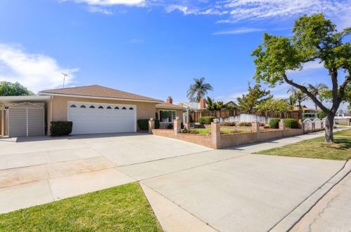 6605 Dorinda Dr, Riverside CA  92503-1110 exterior