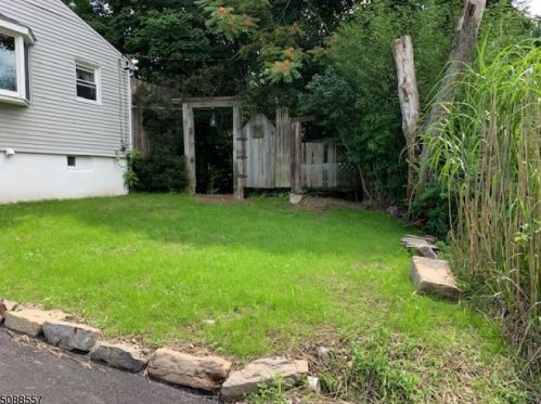 19 Pepperidge Rd, Wantage, NJ 07461-1325