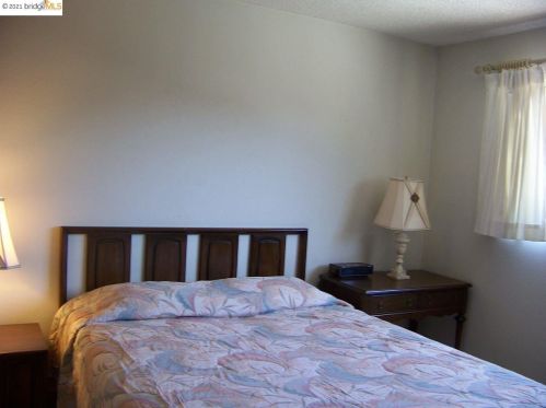 3562 Skylark Dr, Concord CA  94520-1515 exterior