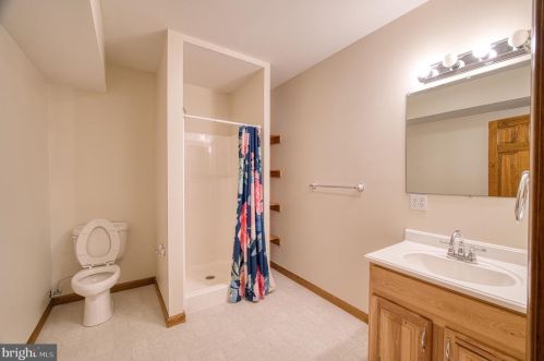 345 Journey Ln, Berkeley Springs WV exterior