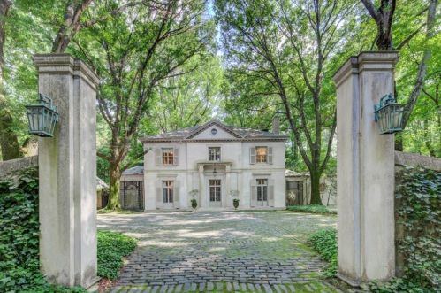 1820 Garraux Rd, Atlanta GA  30327-2504 exterior