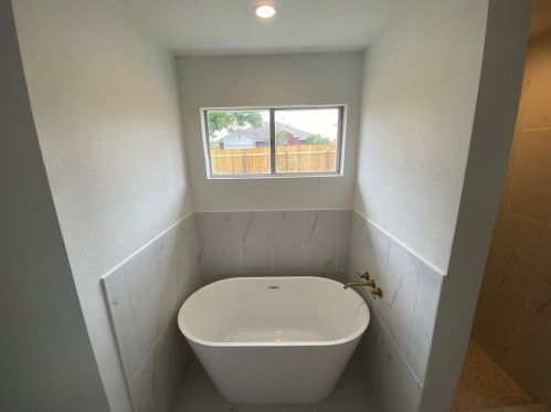 6501 Bramber Ln, Austin TX  78754-5714 exterior