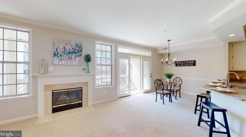 1334 Garden Wall Cir, Herndon, VA 20194-2035