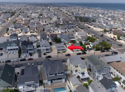 103 Ortley Ave, Lavallette, NJ 08735-2052